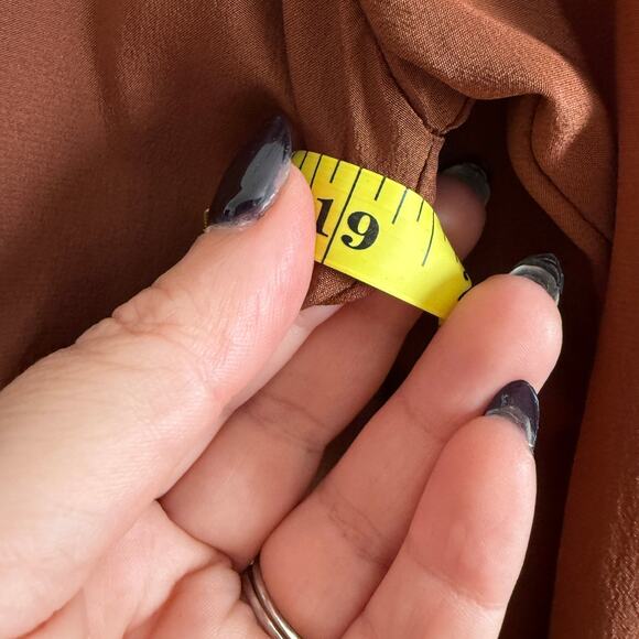 70s Vintage OLEG CASSINI | Brown Silk Chest Pocket Crest Blouse | Size 6 - Picture 9 of 11